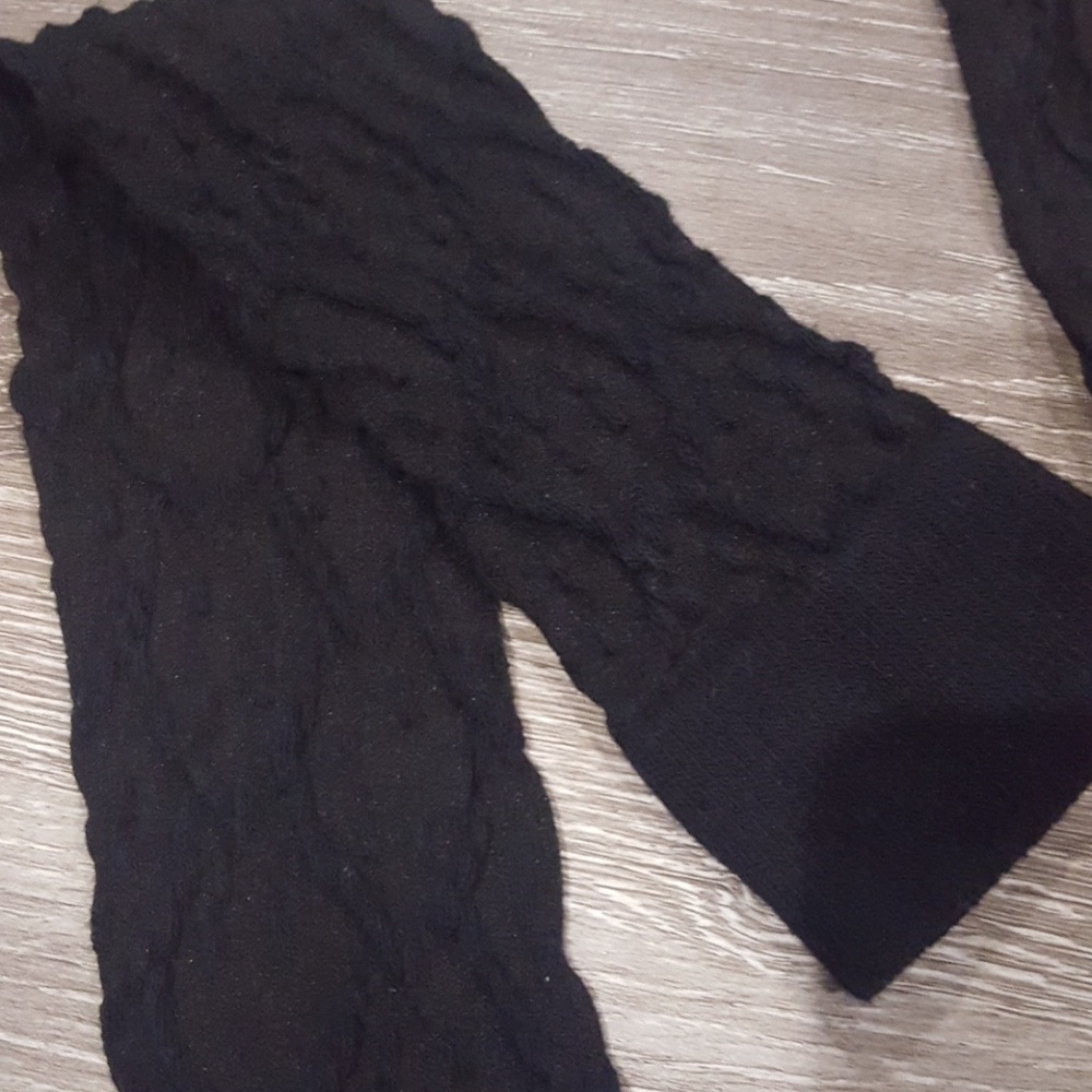 Knee high socks and seamless crop leggings